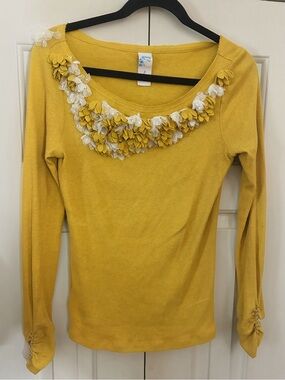 Anthropologie 3D lace TShirt